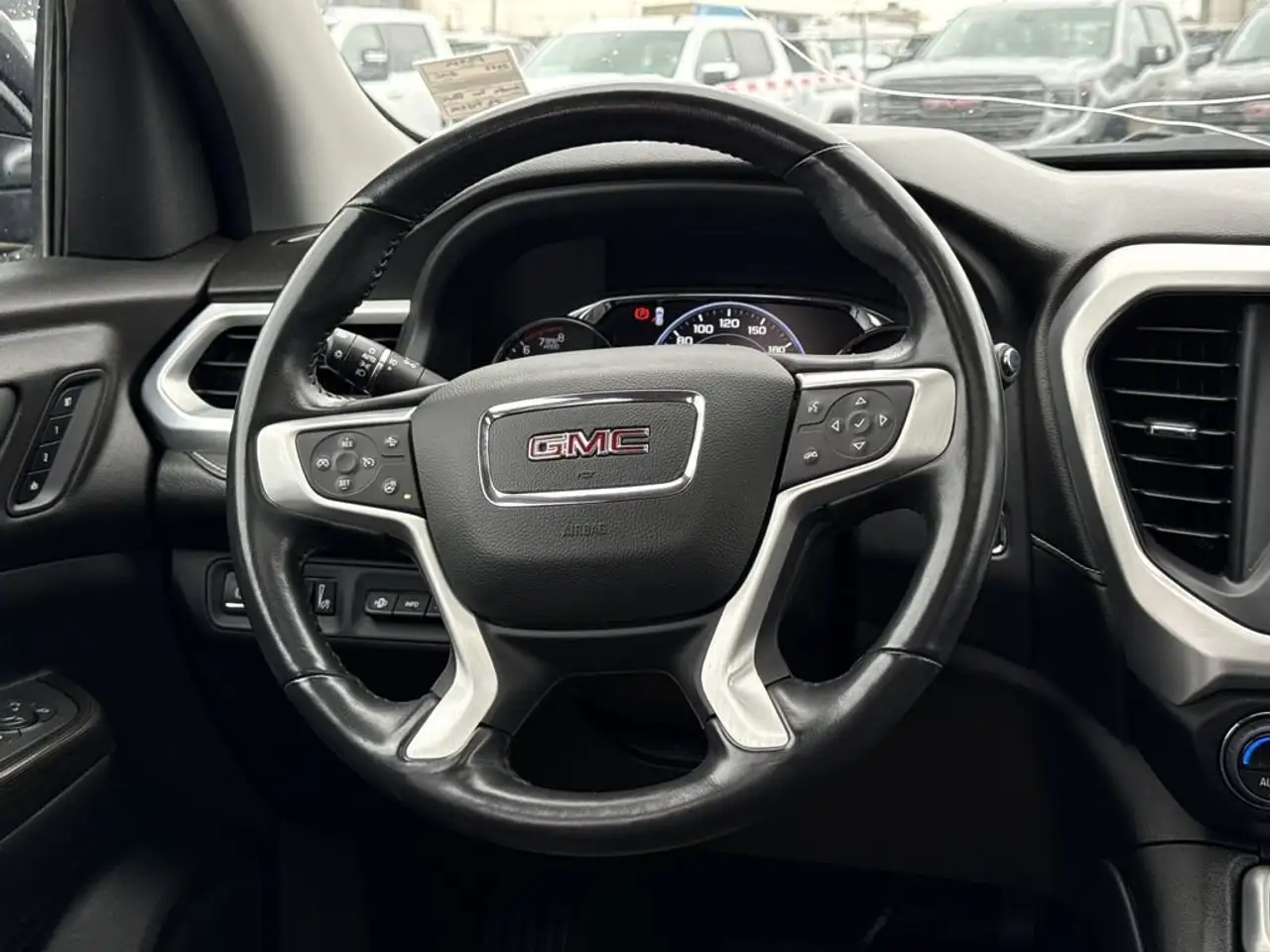 GMC Acadia photo GMC Acadia