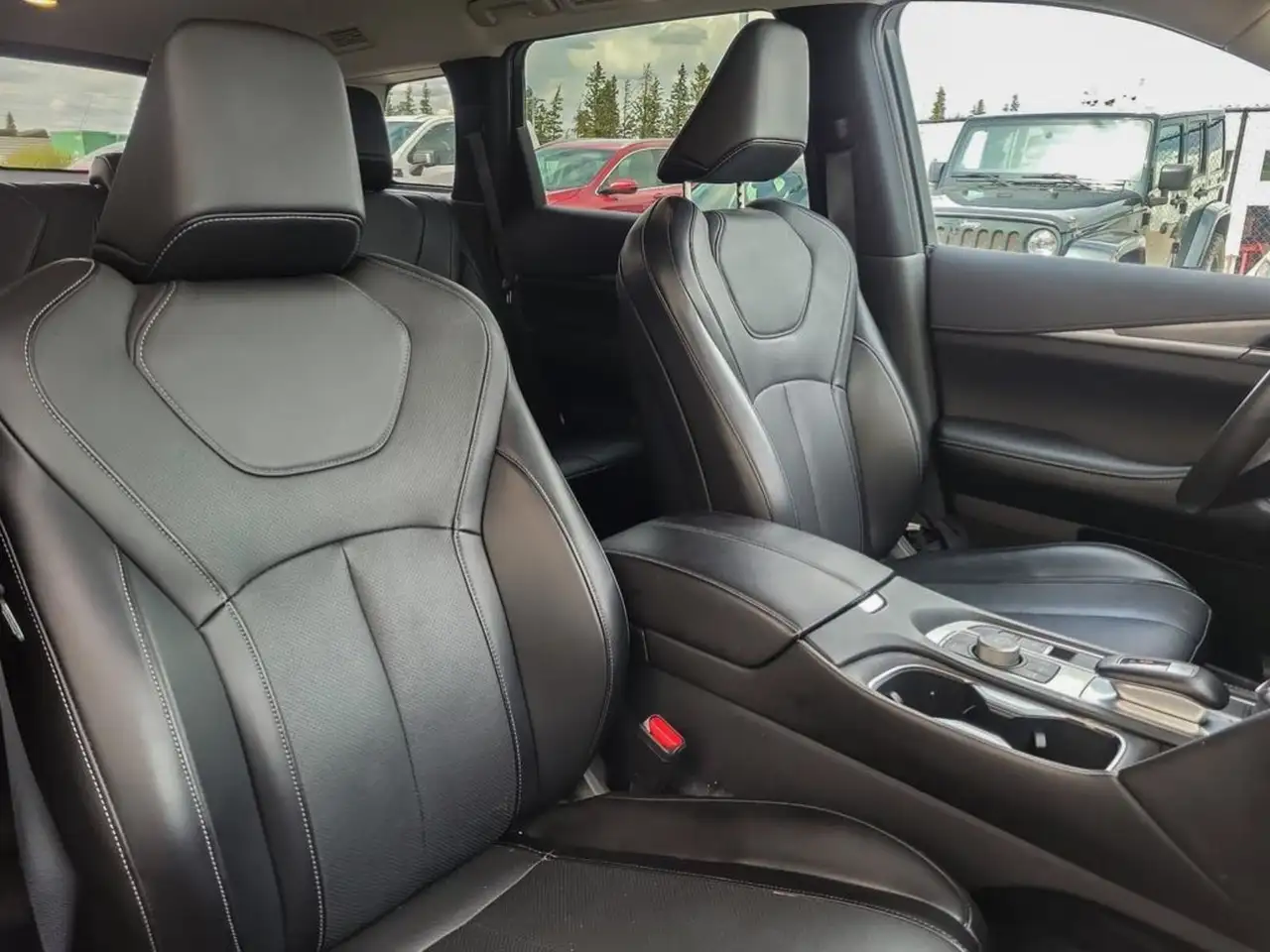 Infiniti QX60 снимка Infiniti QX60