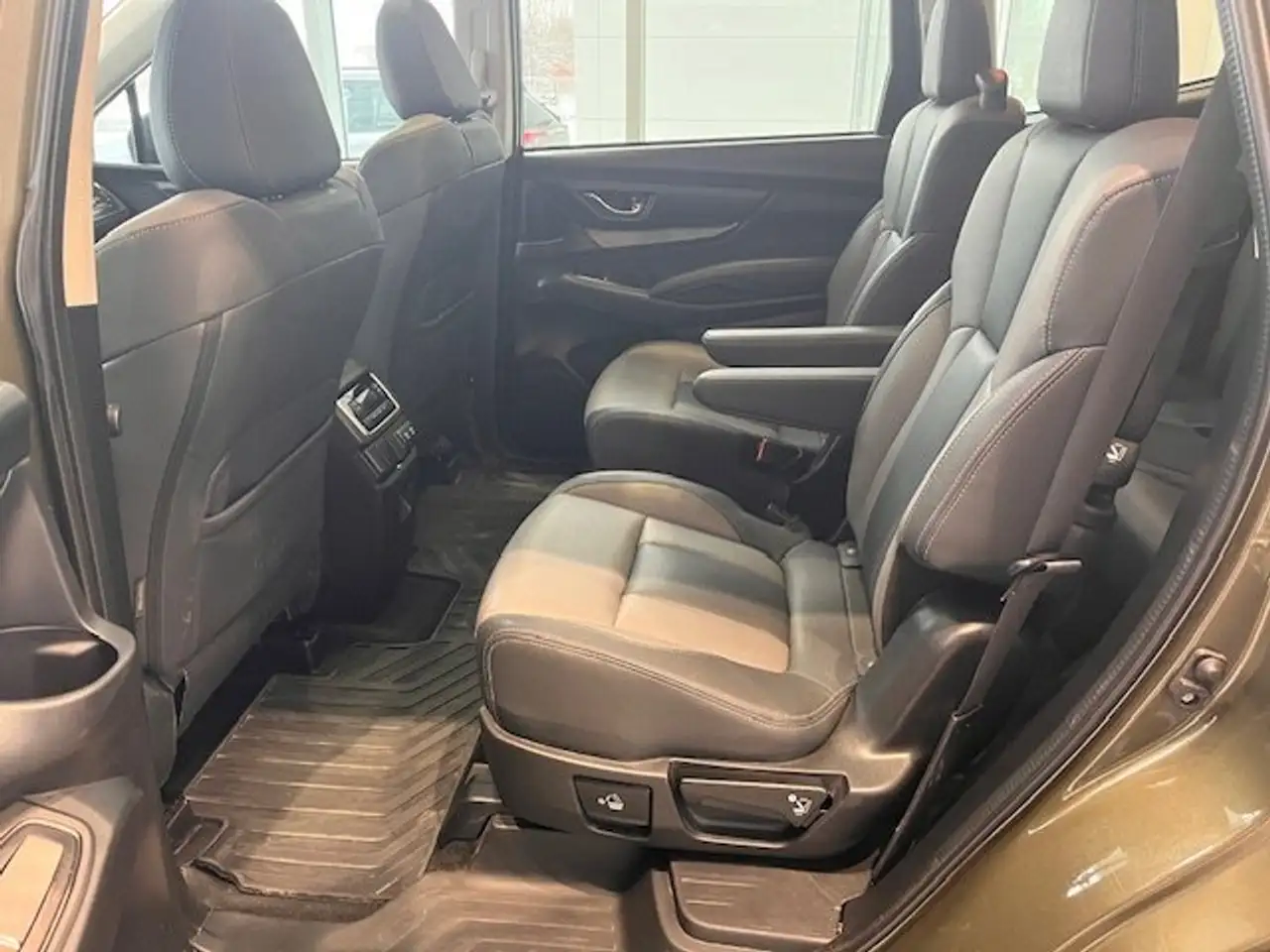 Subaru Ascent photo Subaru Ascent
