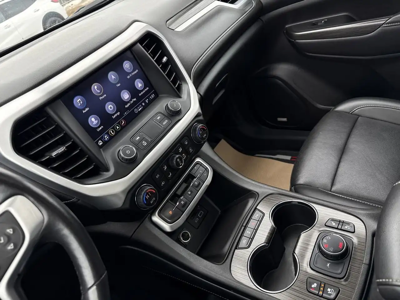 GMC Acadia photo GMC Acadia