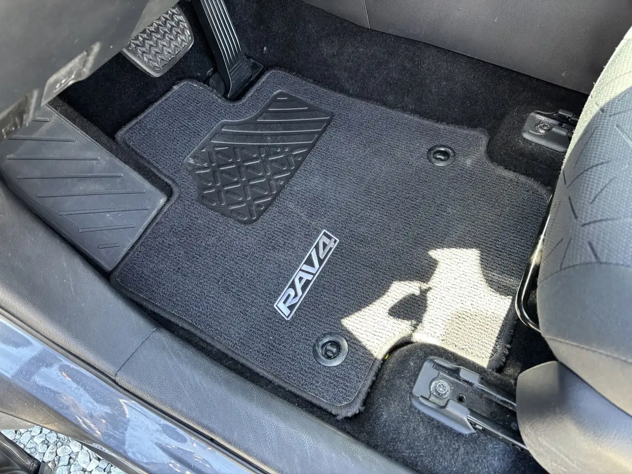 Toyota RAV 4 photo Toyota RAV 4