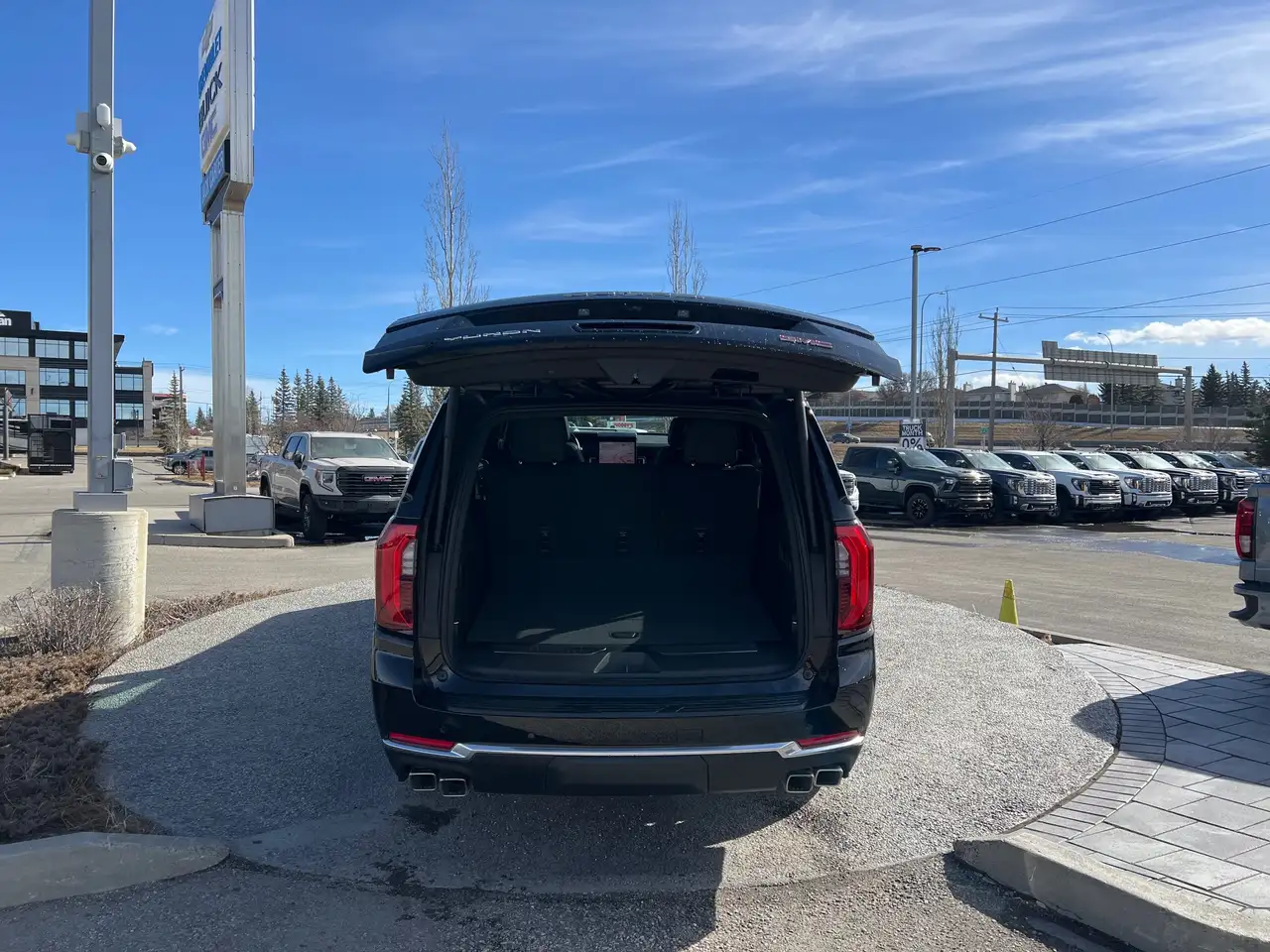 GMC Yukon photo GMC Yukon