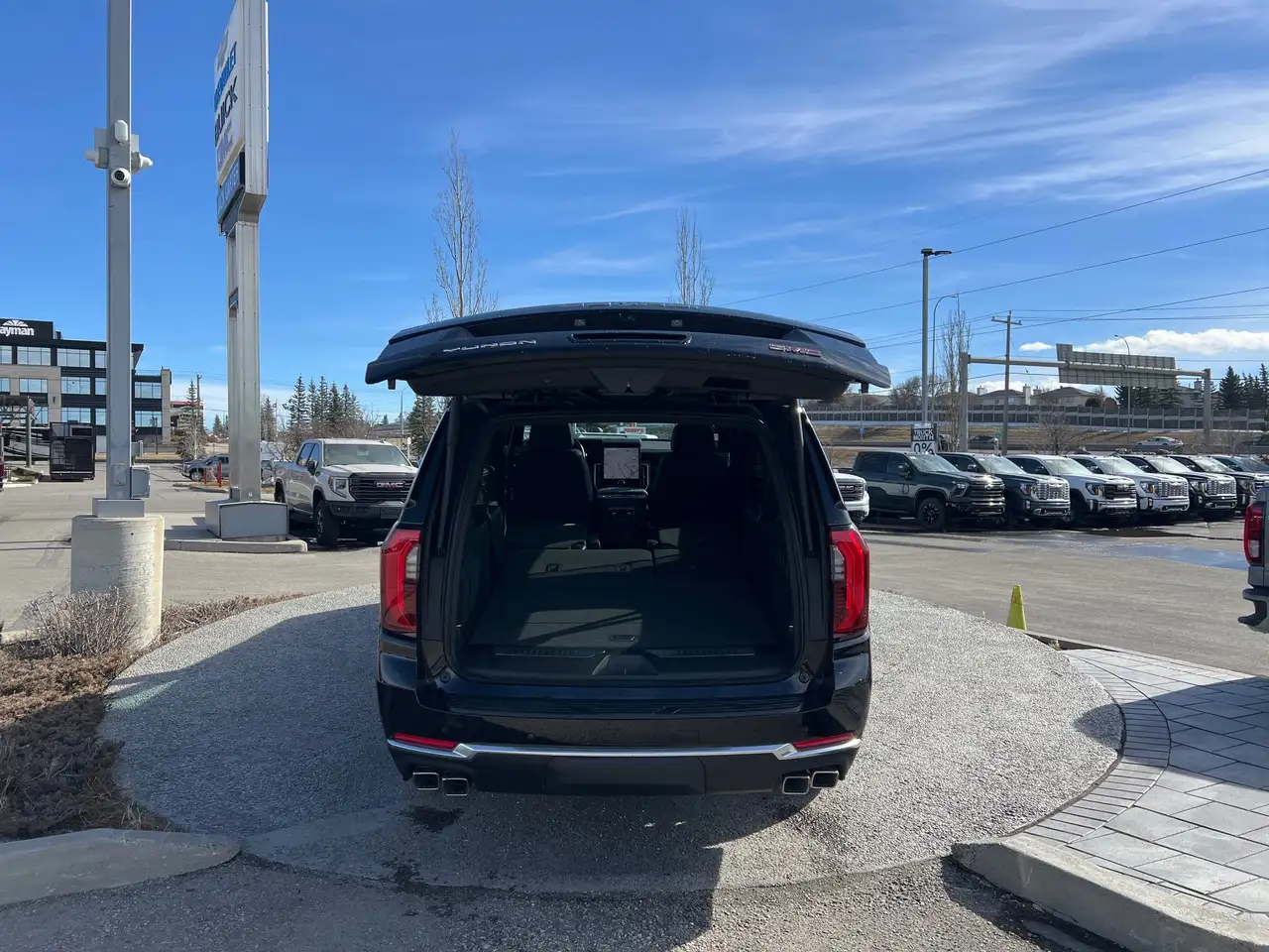 GMC Yukon photo GMC Yukon