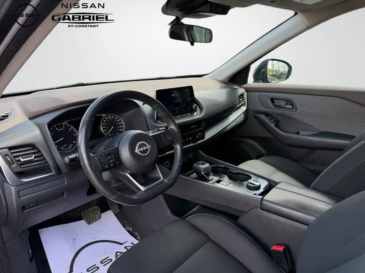 Nissan Rogue снимка Nissan Rogue