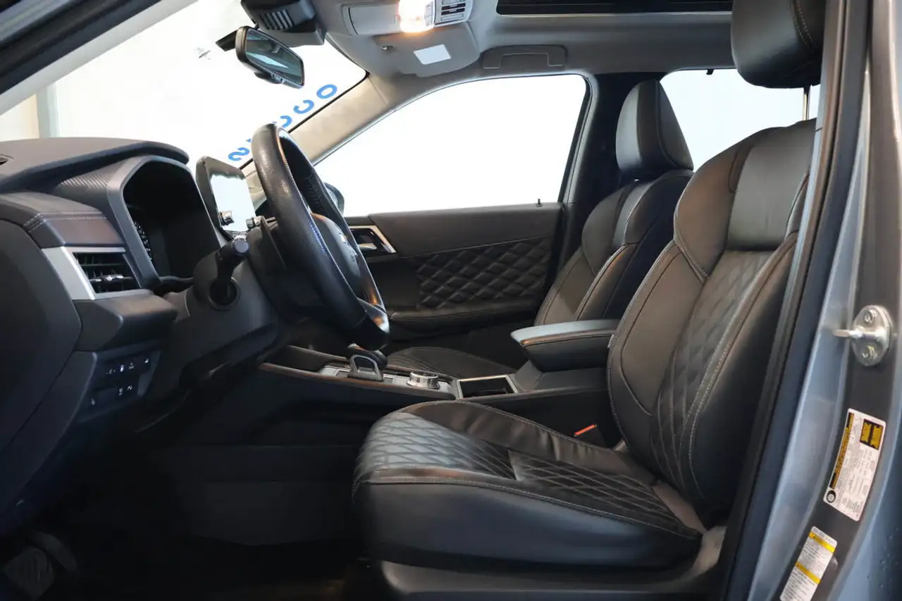 Mitsubishi Outlander снимка Mitsubishi Outlander