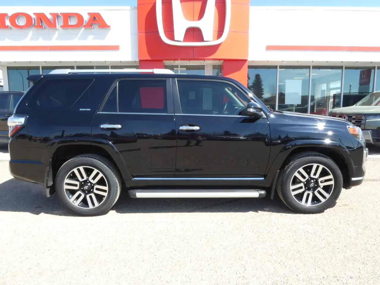 Toyota 4-Runner снимка Toyota 4-Runner
