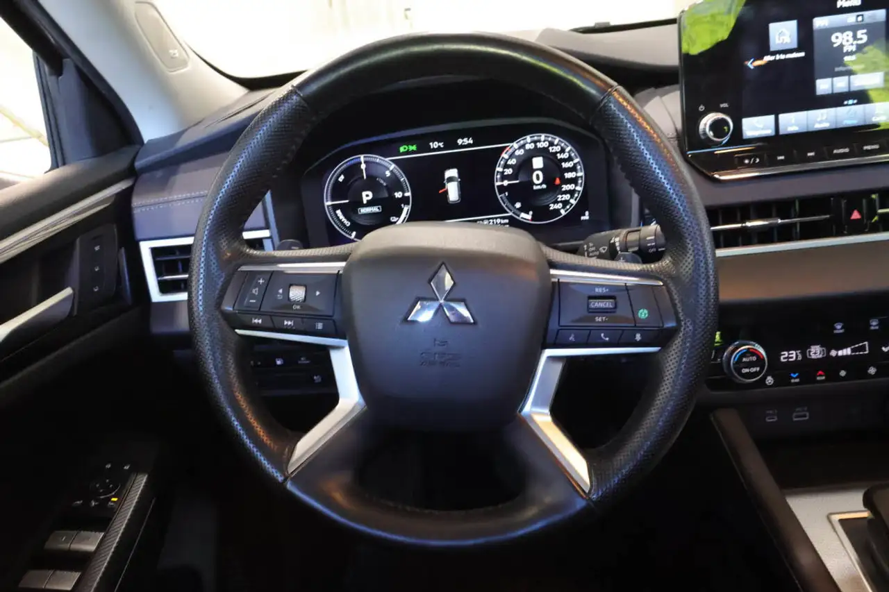 Mitsubishi Outlander снимка Mitsubishi Outlander