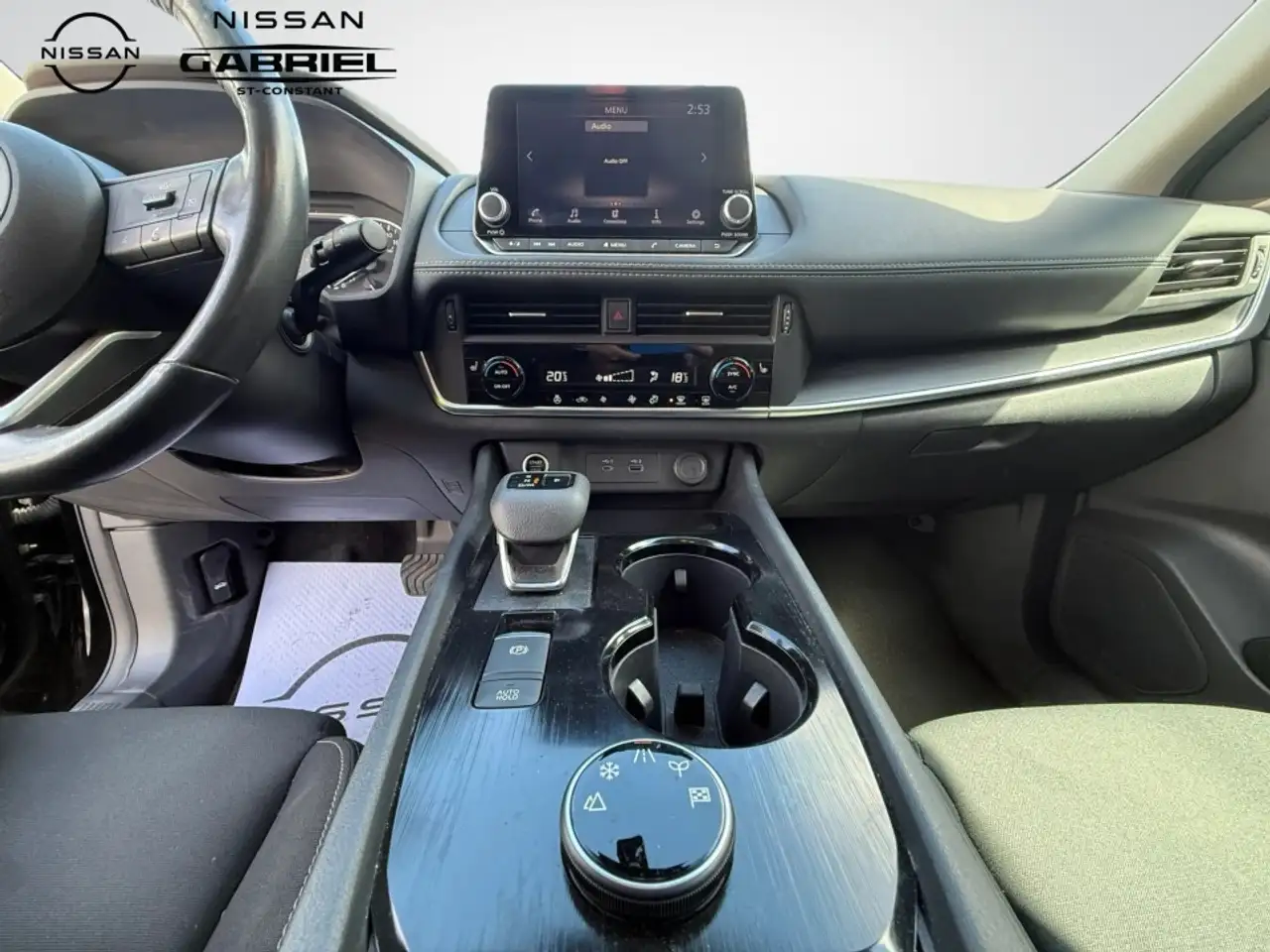 Nissan Rogue снимка Nissan Rogue