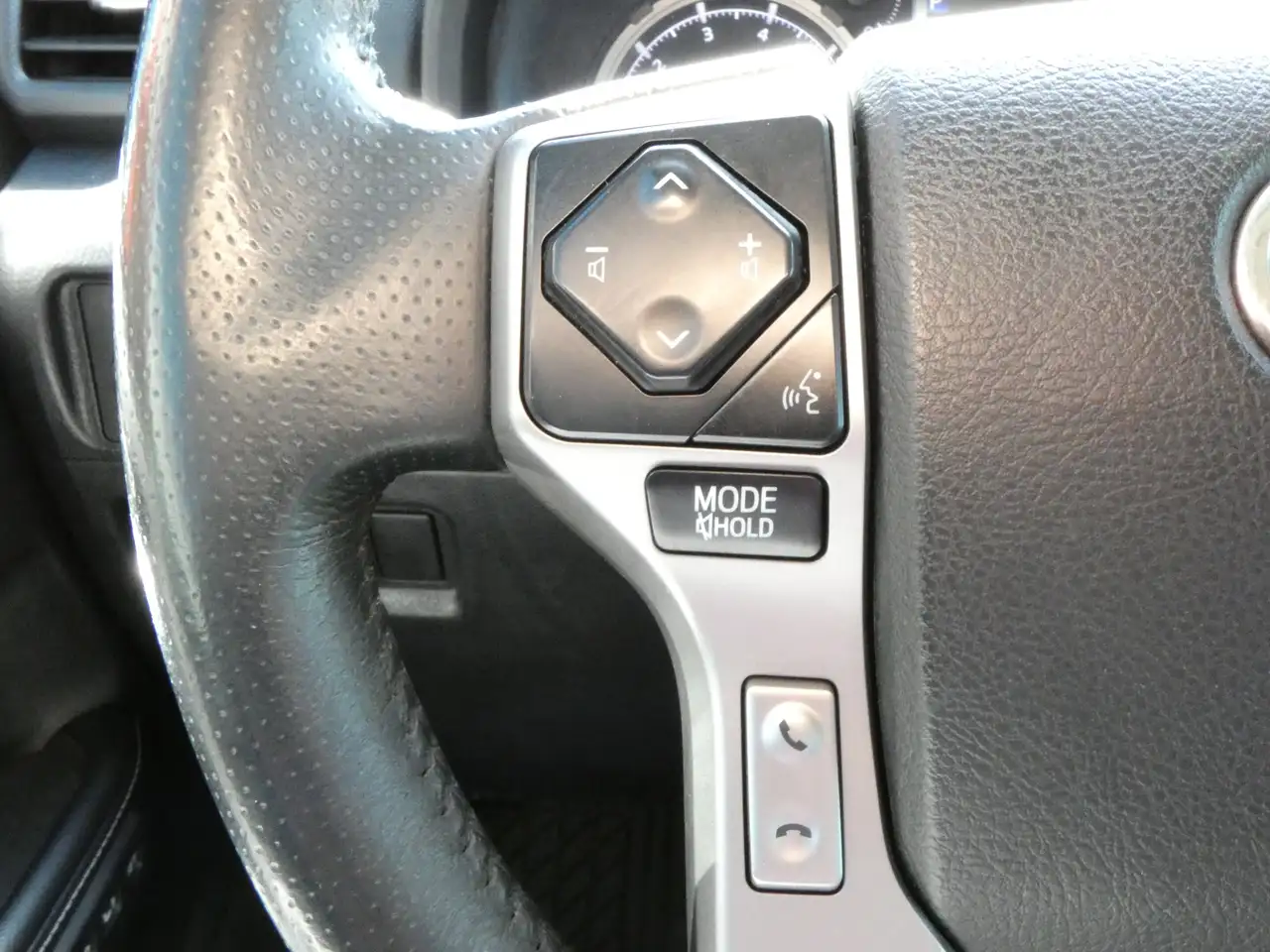 Toyota 4-Runner снимка Toyota 4-Runner