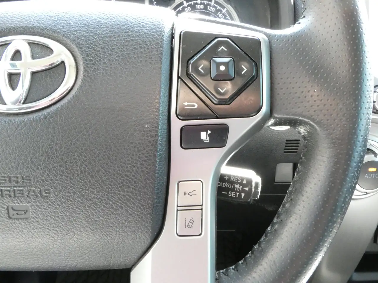 Toyota 4-Runner снимка Toyota 4-Runner