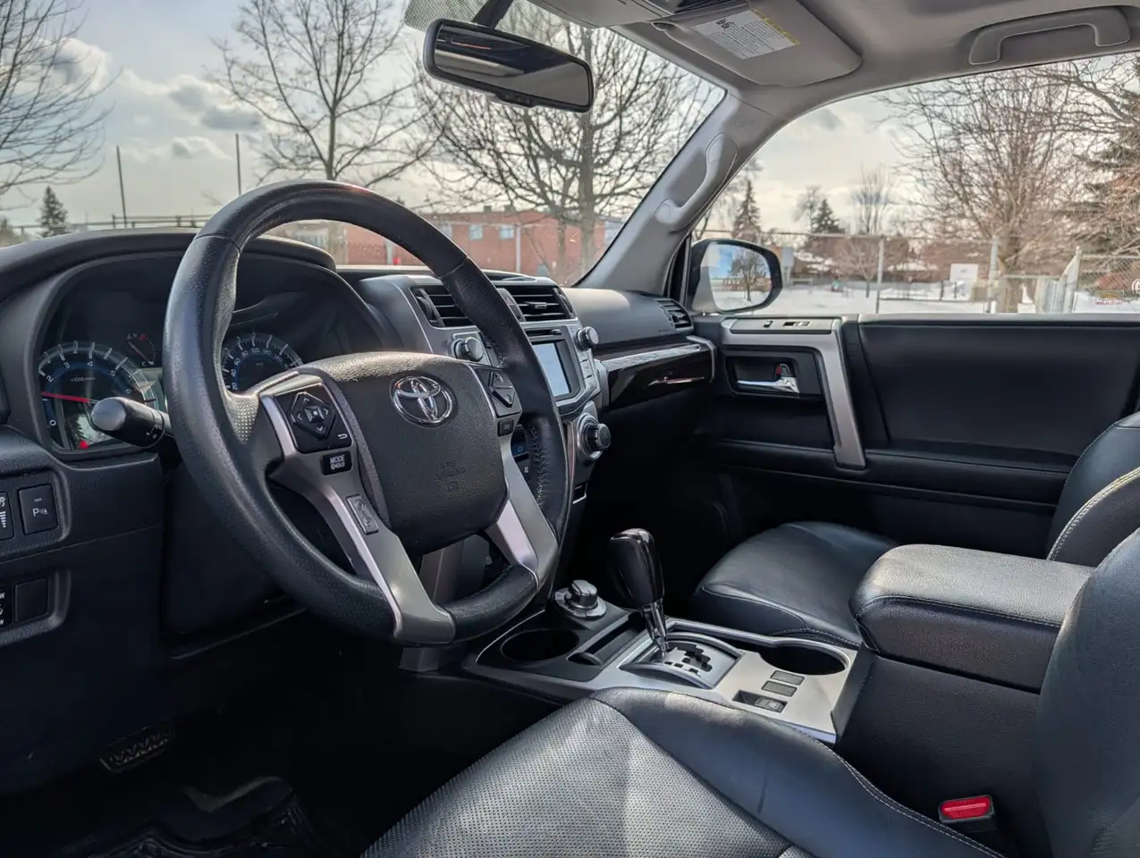 Toyota 4-Runner снимка Toyota 4-Runner