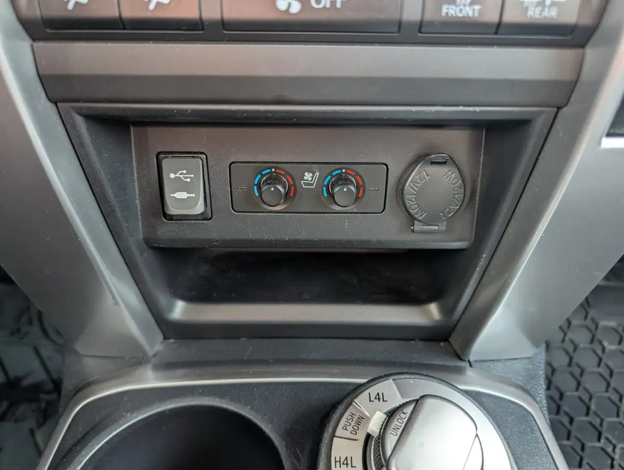Toyota 4-Runner снимка Toyota 4-Runner