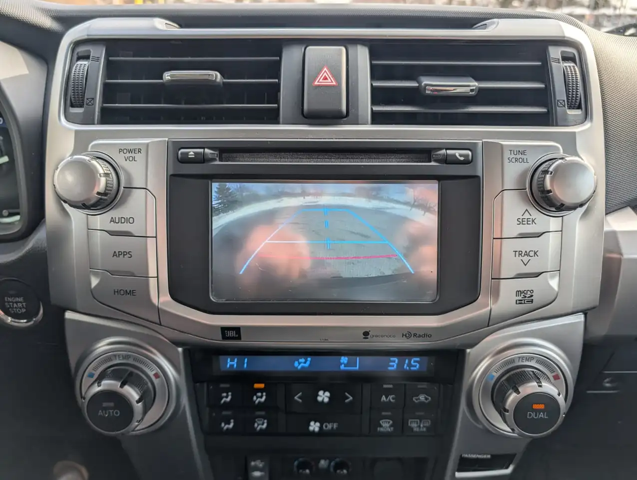 Toyota 4-Runner снимка Toyota 4-Runner