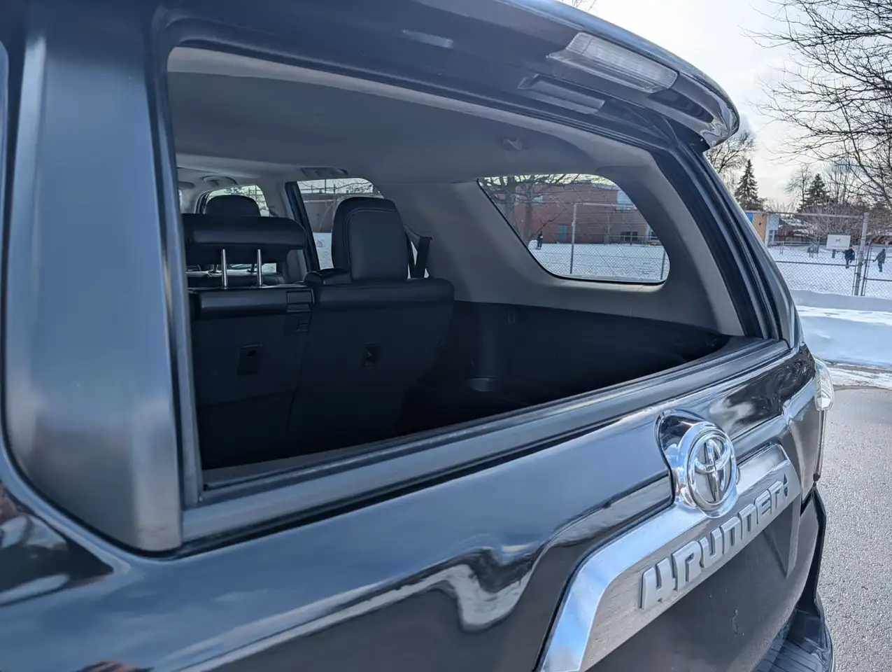 Toyota 4-Runner снимка Toyota 4-Runner