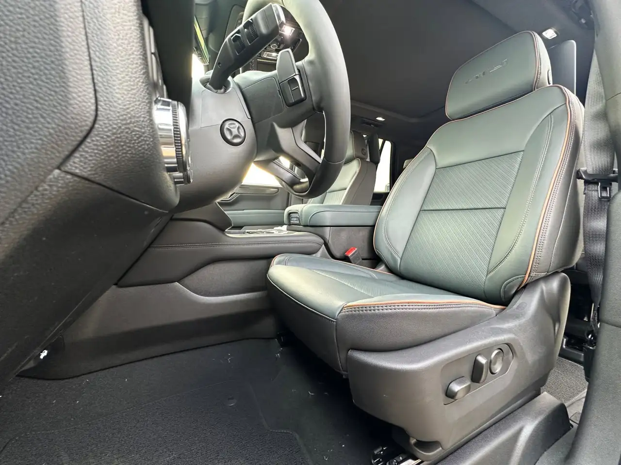 GMC Yukon снимка GMC Yukon