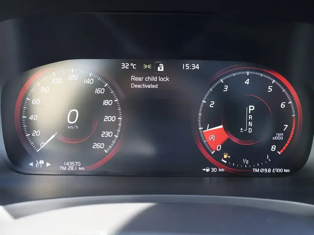 Volvo V90 Cross Country снимка Volvo V90 Cross Country