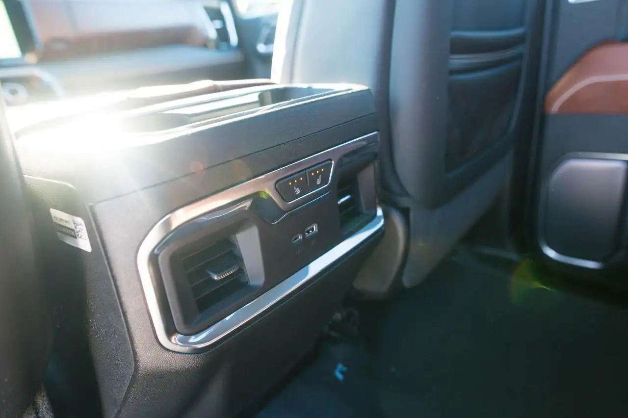 GMC Sierra 2500HD снимка GMC Sierra 2500HD