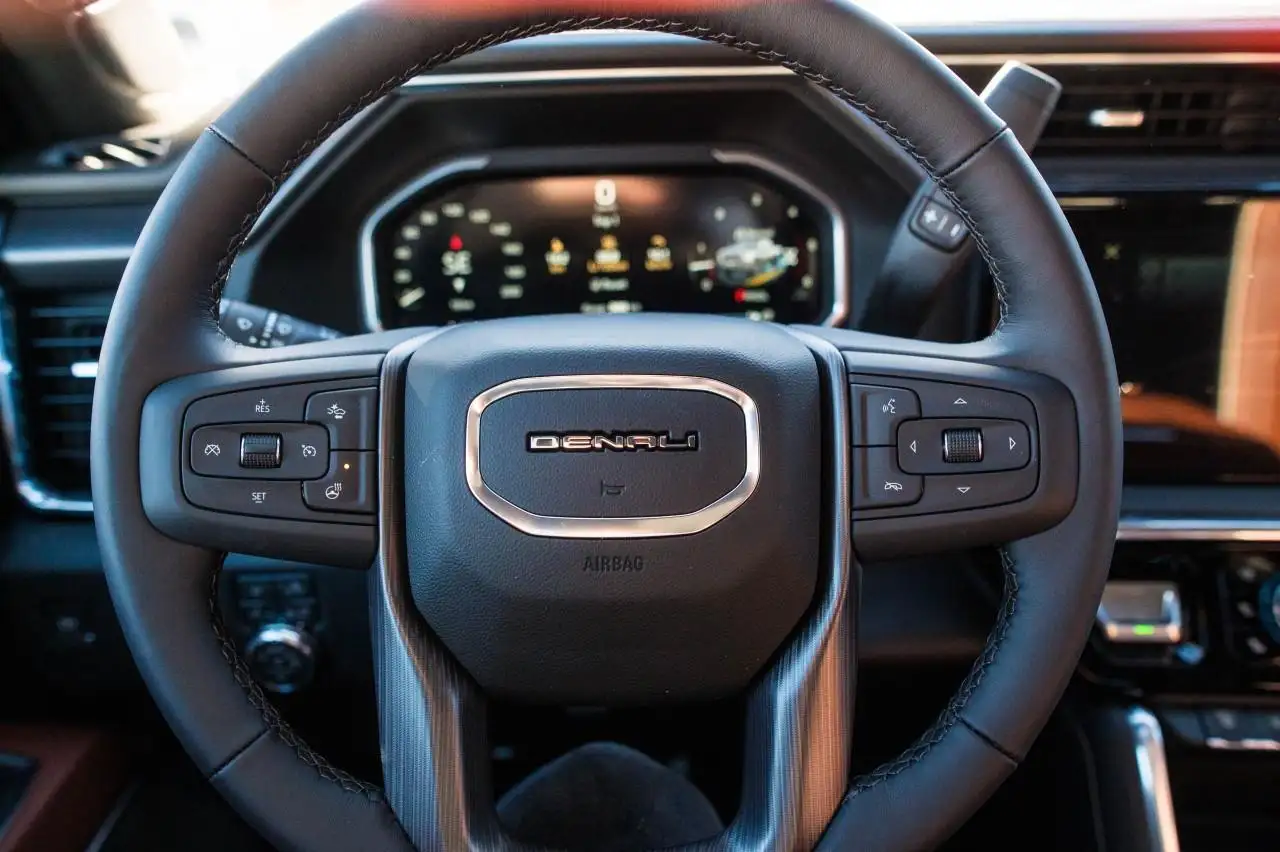GMC Sierra 2500HD снимка GMC Sierra 2500HD