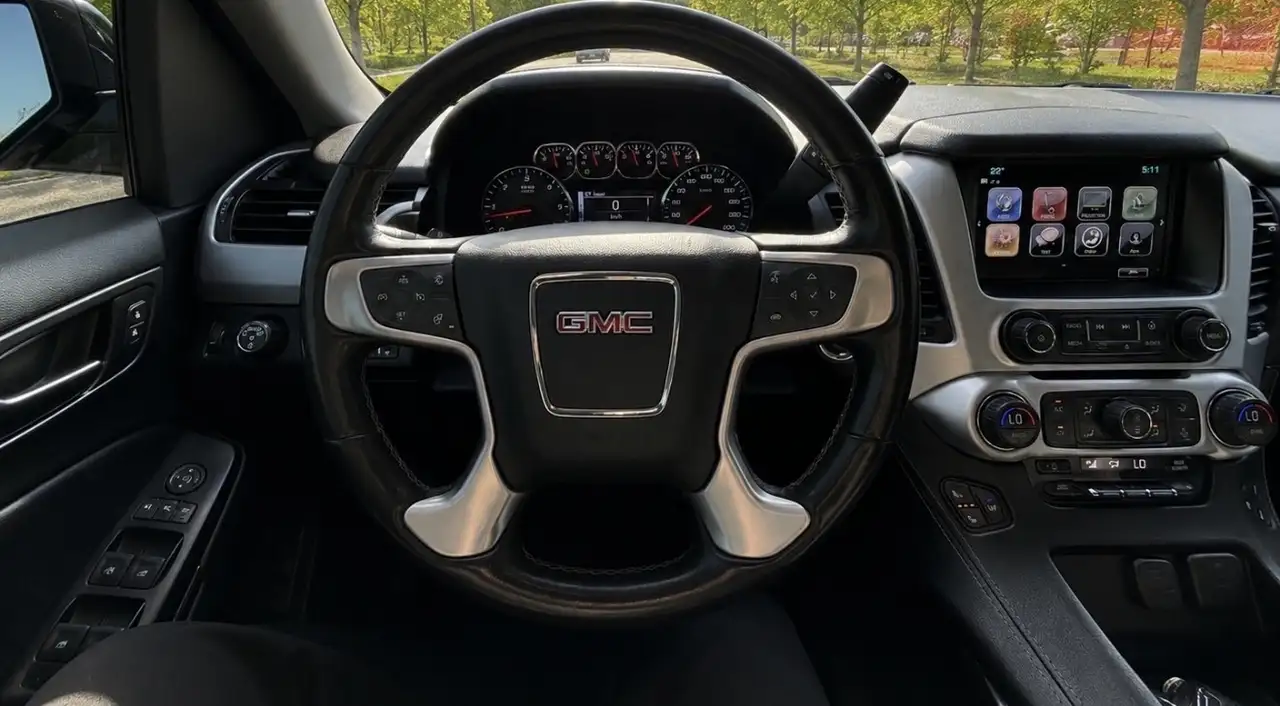 GMC Yukon снимка GMC Yukon