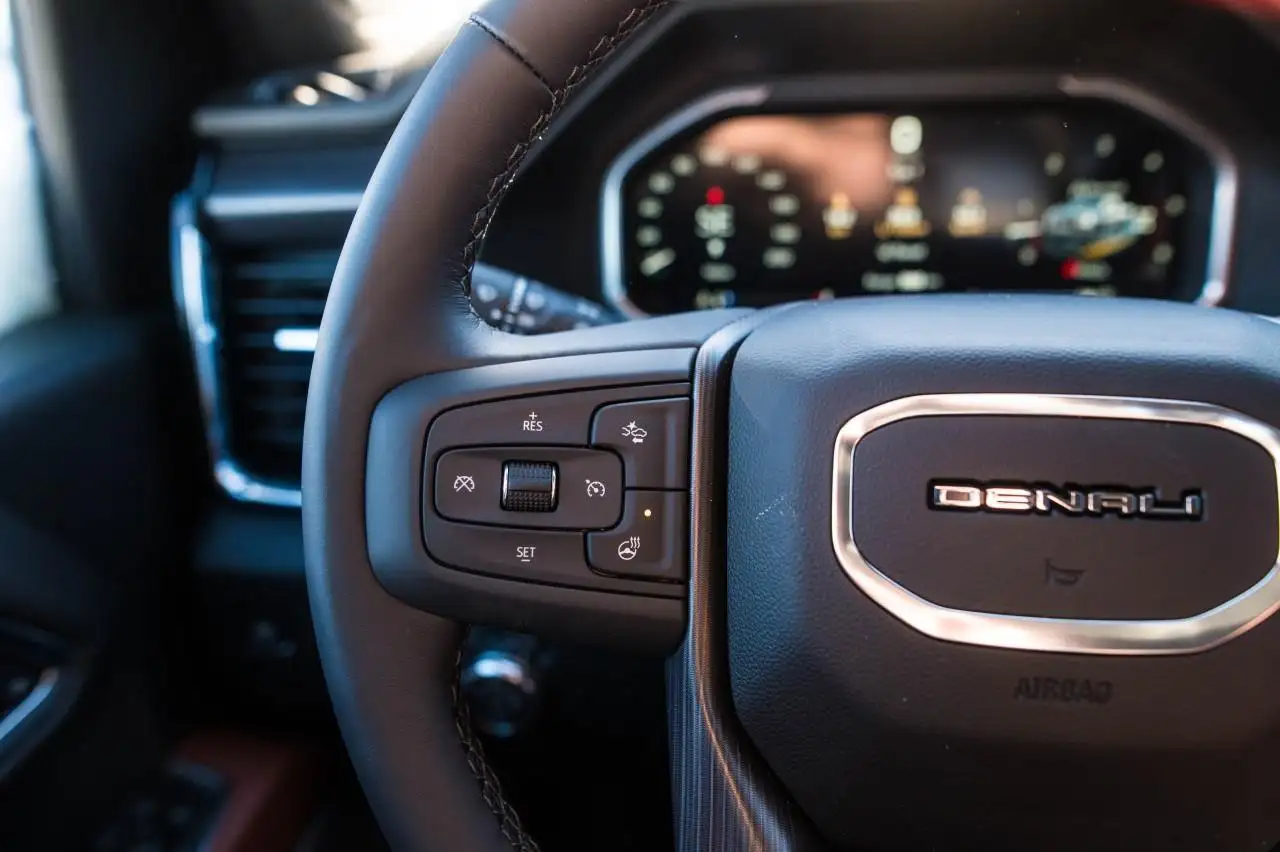 GMC Sierra 2500HD снимка GMC Sierra 2500HD