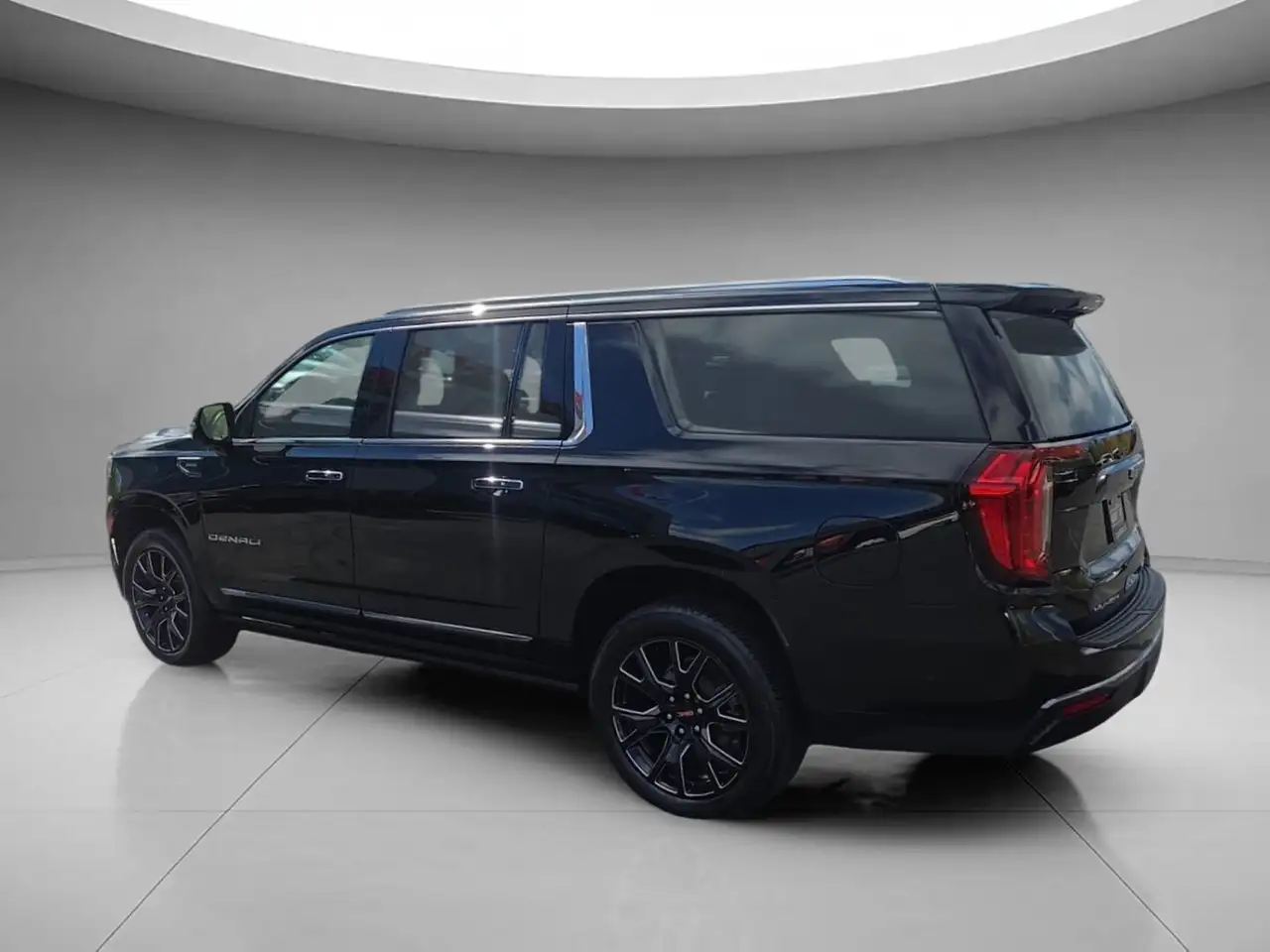 GMC Yukon photo GMC Yukon