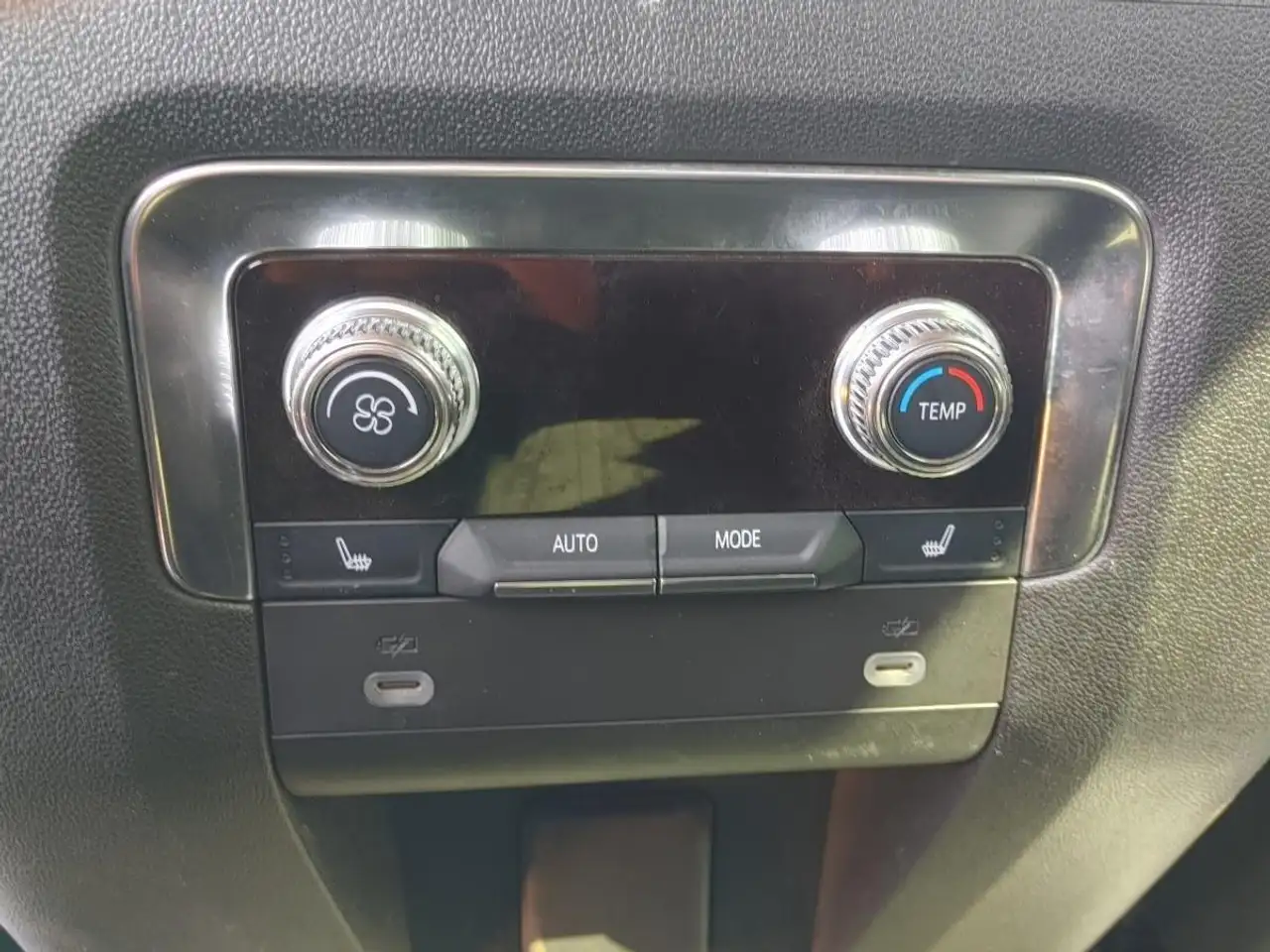 GMC Yukon снимка GMC Yukon