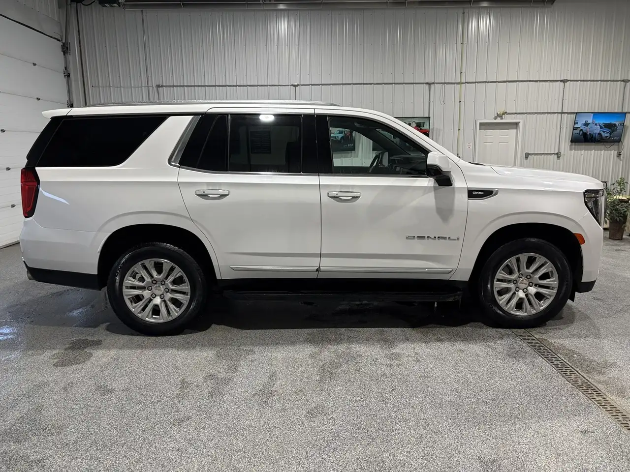 GMC Yukon photo GMC Yukon