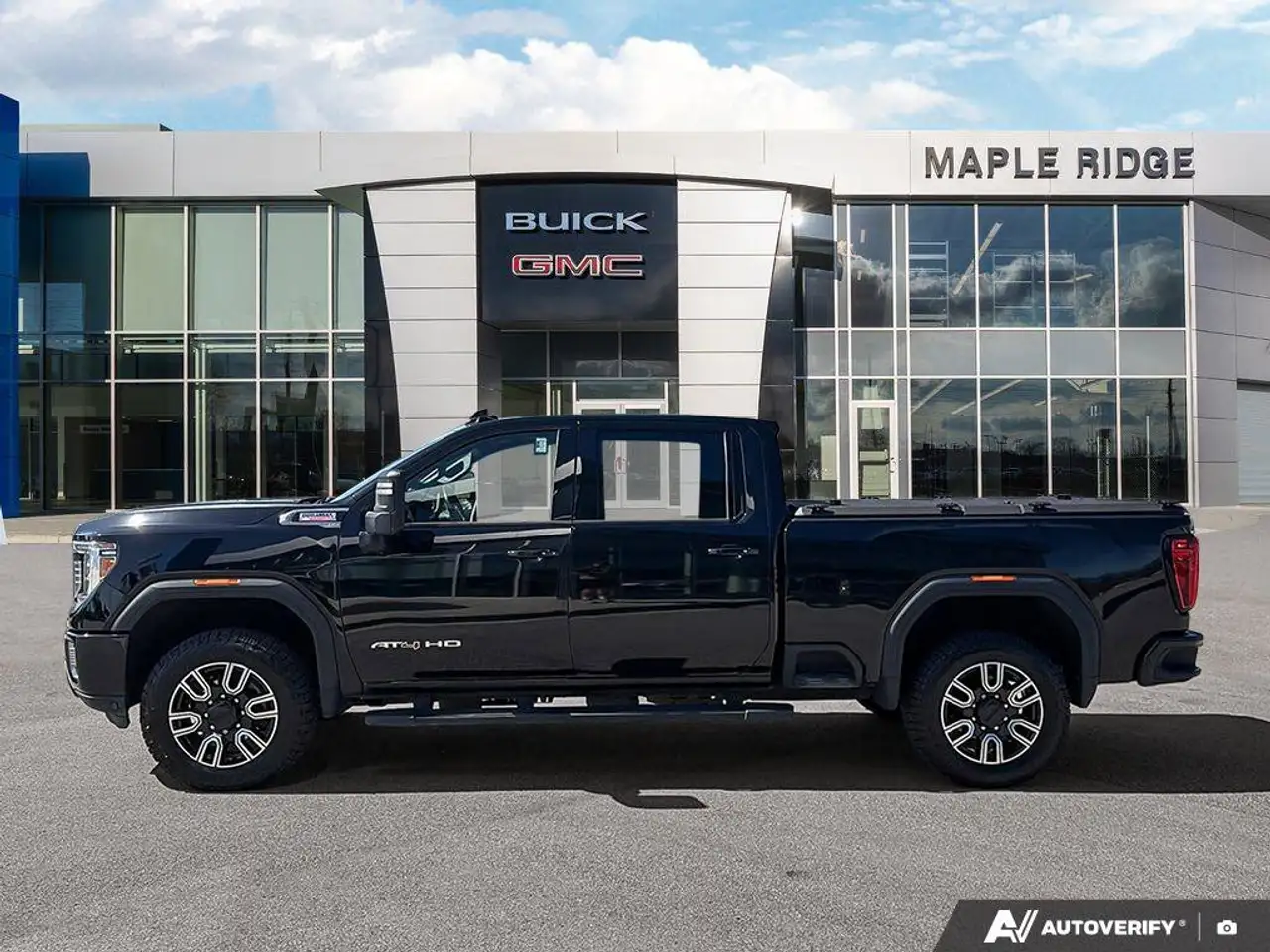 GMC Sierra 3500HD снимка GMC Sierra 3500HD