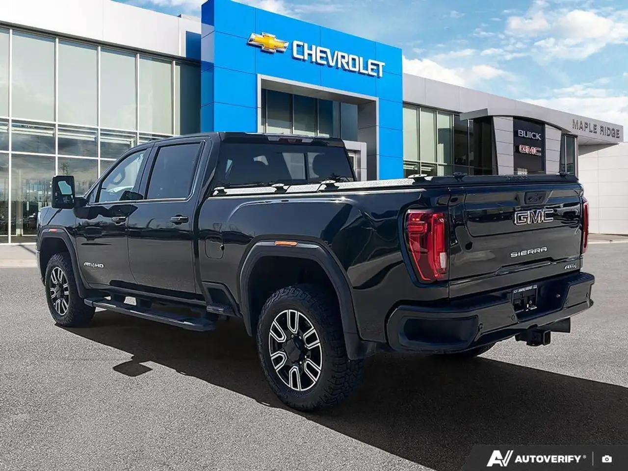 GMC Sierra 3500HD снимка GMC Sierra 3500HD