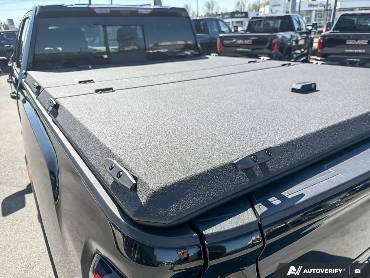 GMC Sierra 3500HD снимка GMC Sierra 3500HD