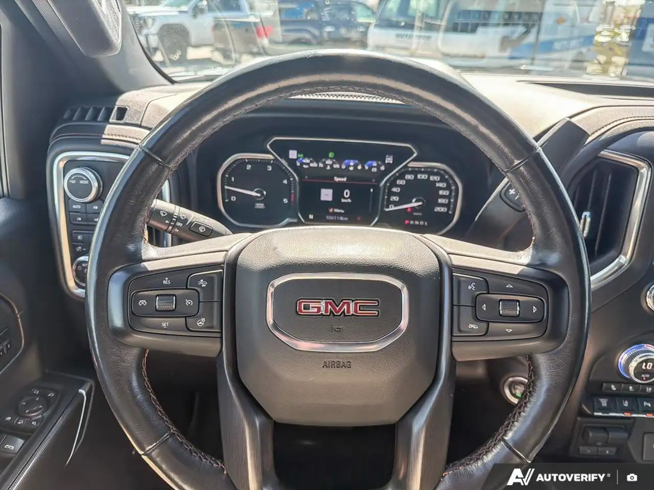GMC Sierra 3500HD снимка GMC Sierra 3500HD