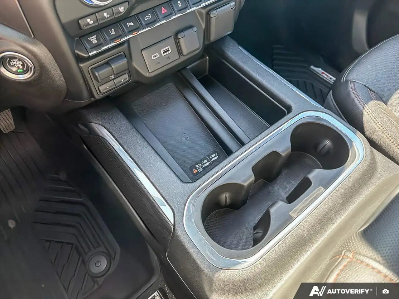 GMC Sierra 3500HD снимка GMC Sierra 3500HD