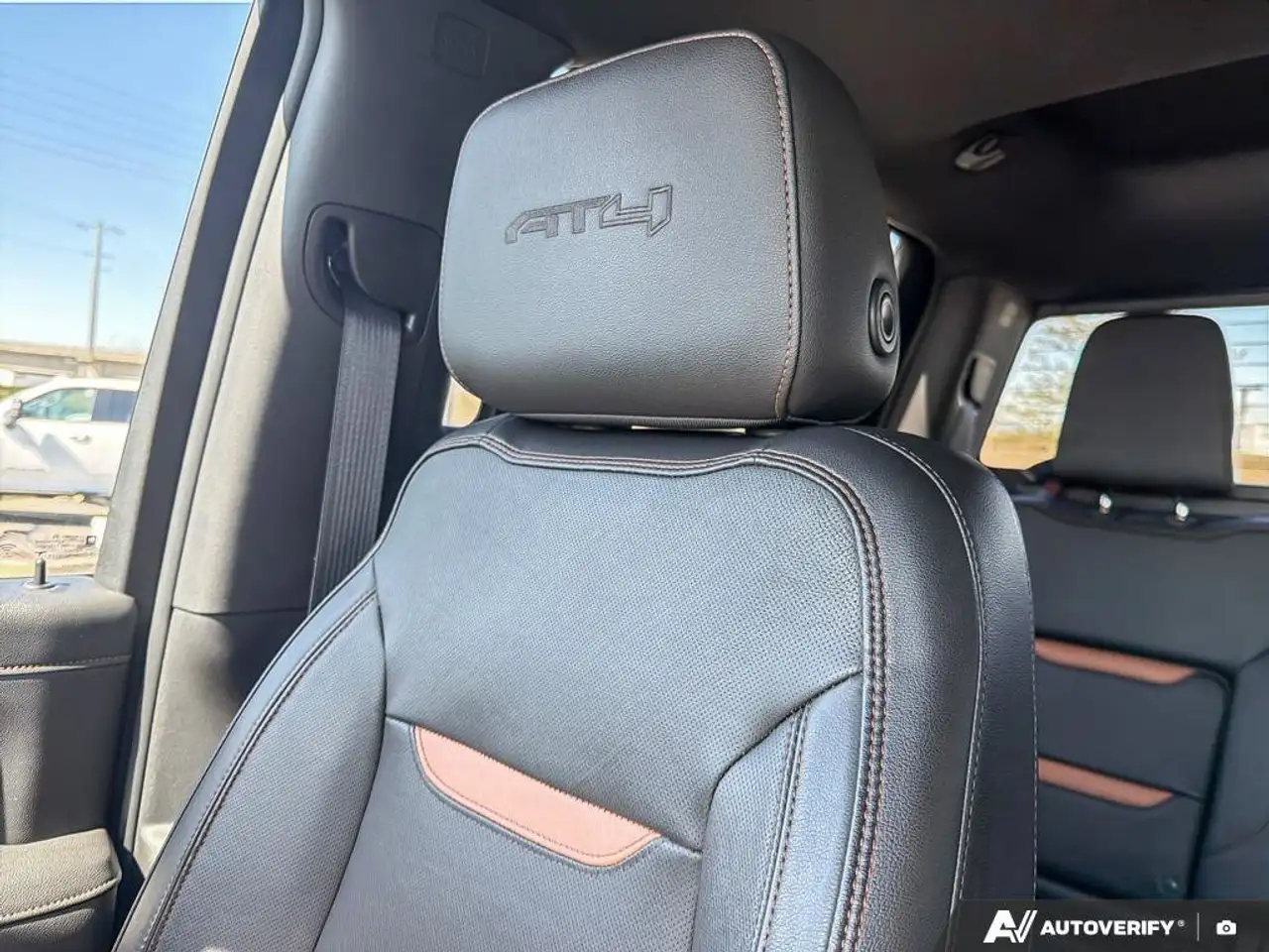 GMC Sierra 3500HD снимка GMC Sierra 3500HD