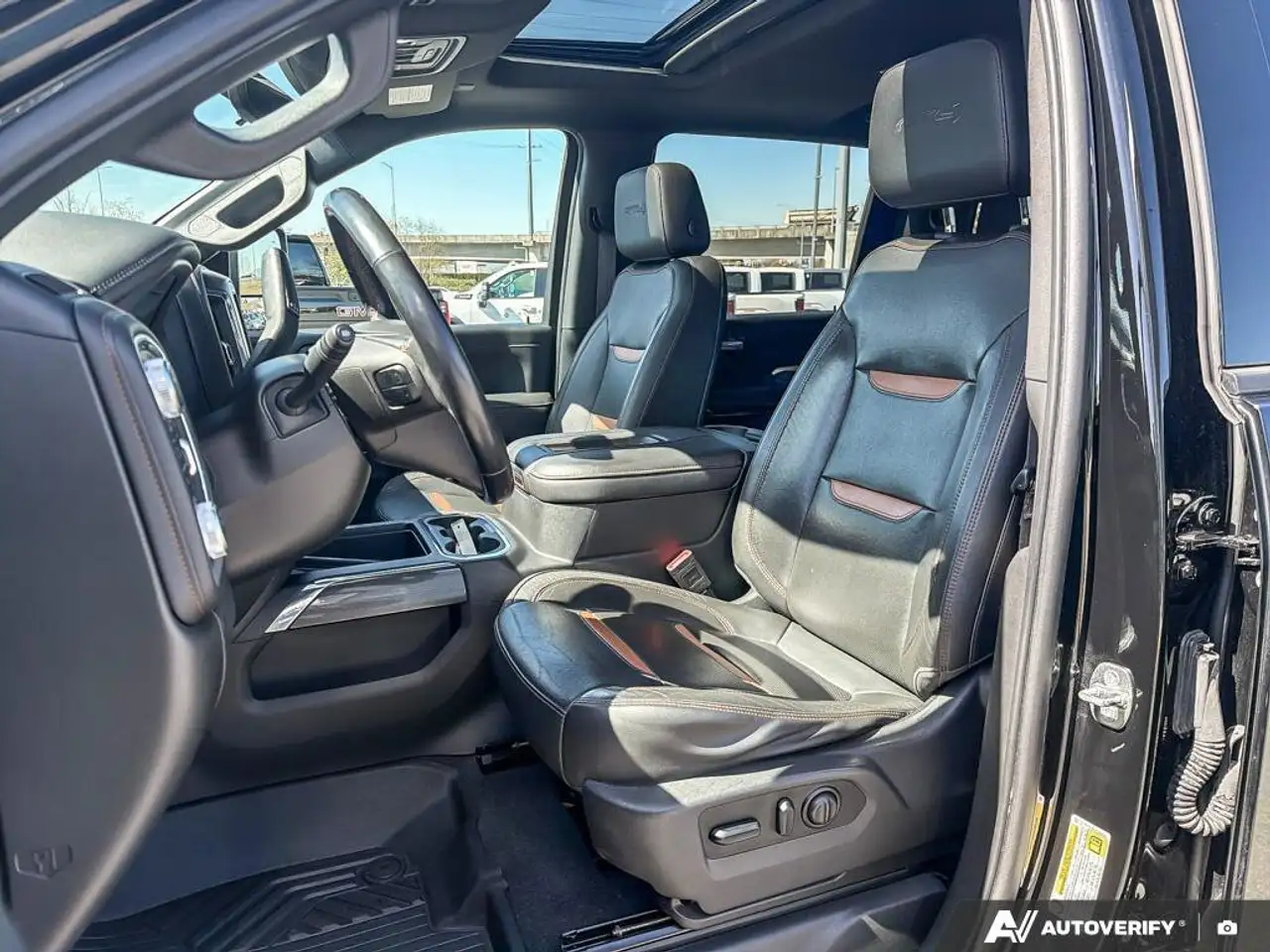 GMC Sierra 3500HD снимка GMC Sierra 3500HD