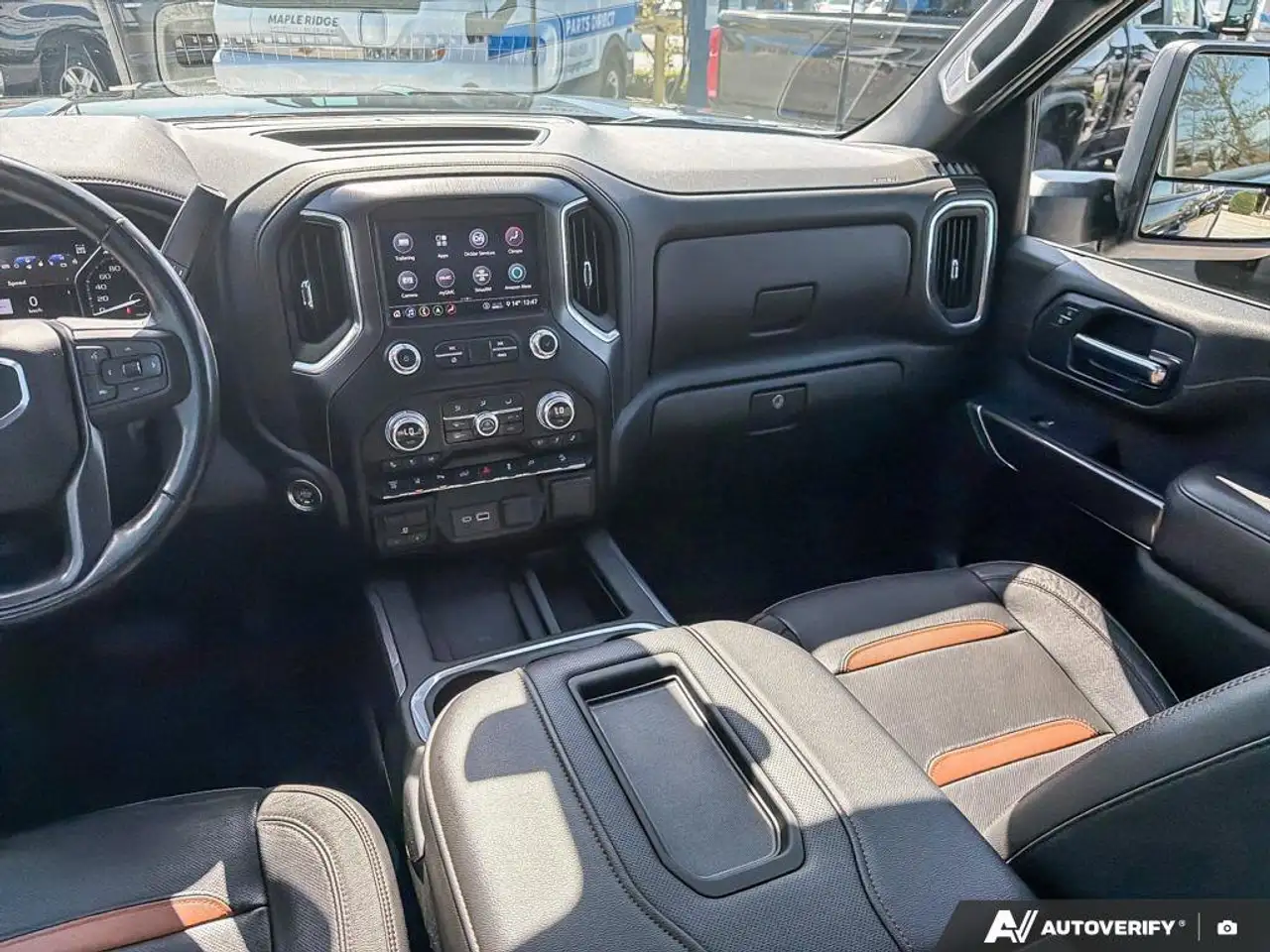 GMC Sierra 3500HD снимка GMC Sierra 3500HD
