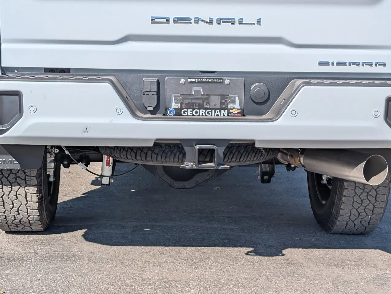 GMC Sierra 2500HD снимка GMC Sierra 2500HD