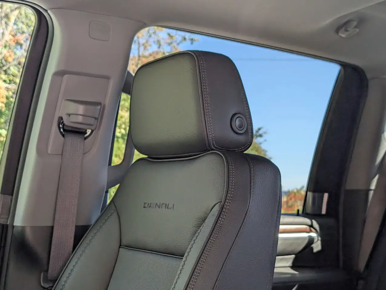 GMC Sierra 2500HD снимка GMC Sierra 2500HD