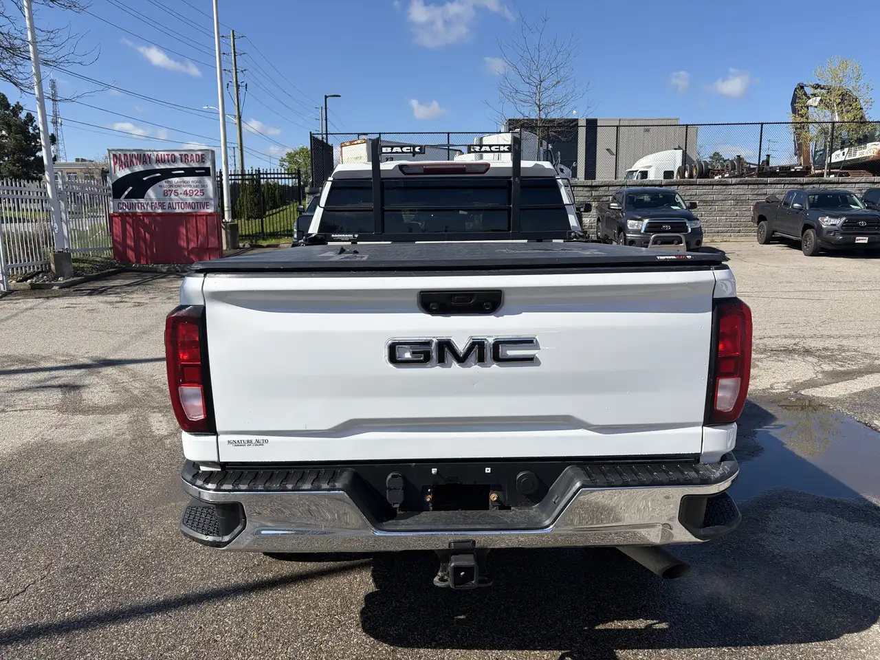 GMC Sierra 2500HD photo GMC Sierra 2500HD
