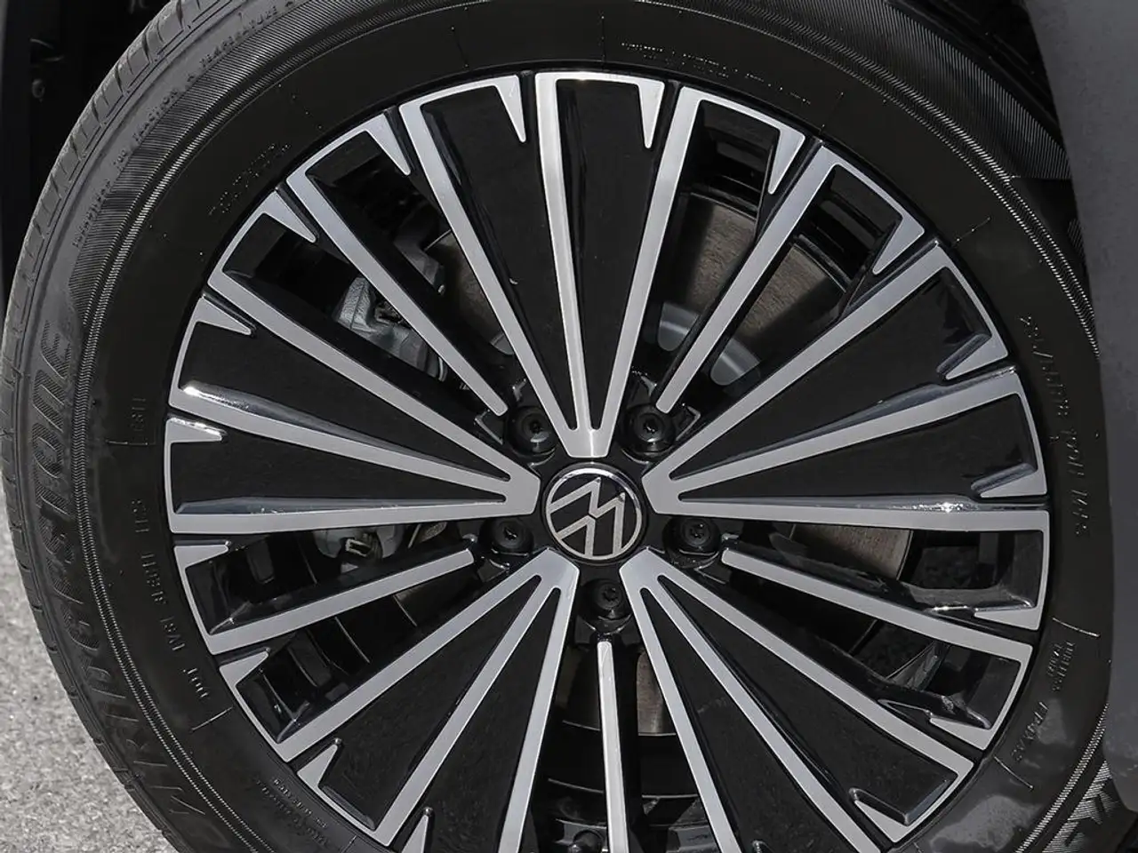 Volkswagen Tiguan photo Volkswagen Tiguan