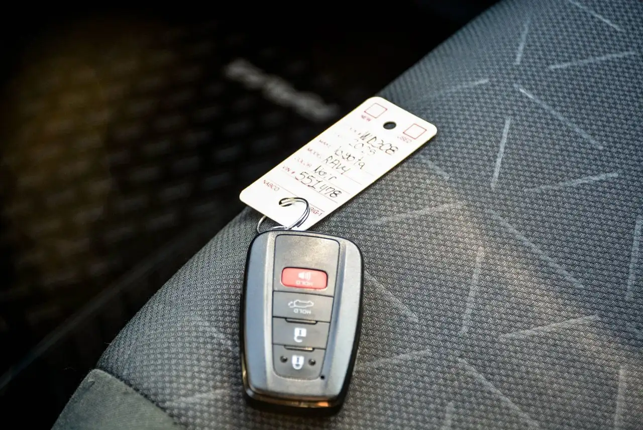 Toyota RAV 4 снимка Toyota RAV 4
