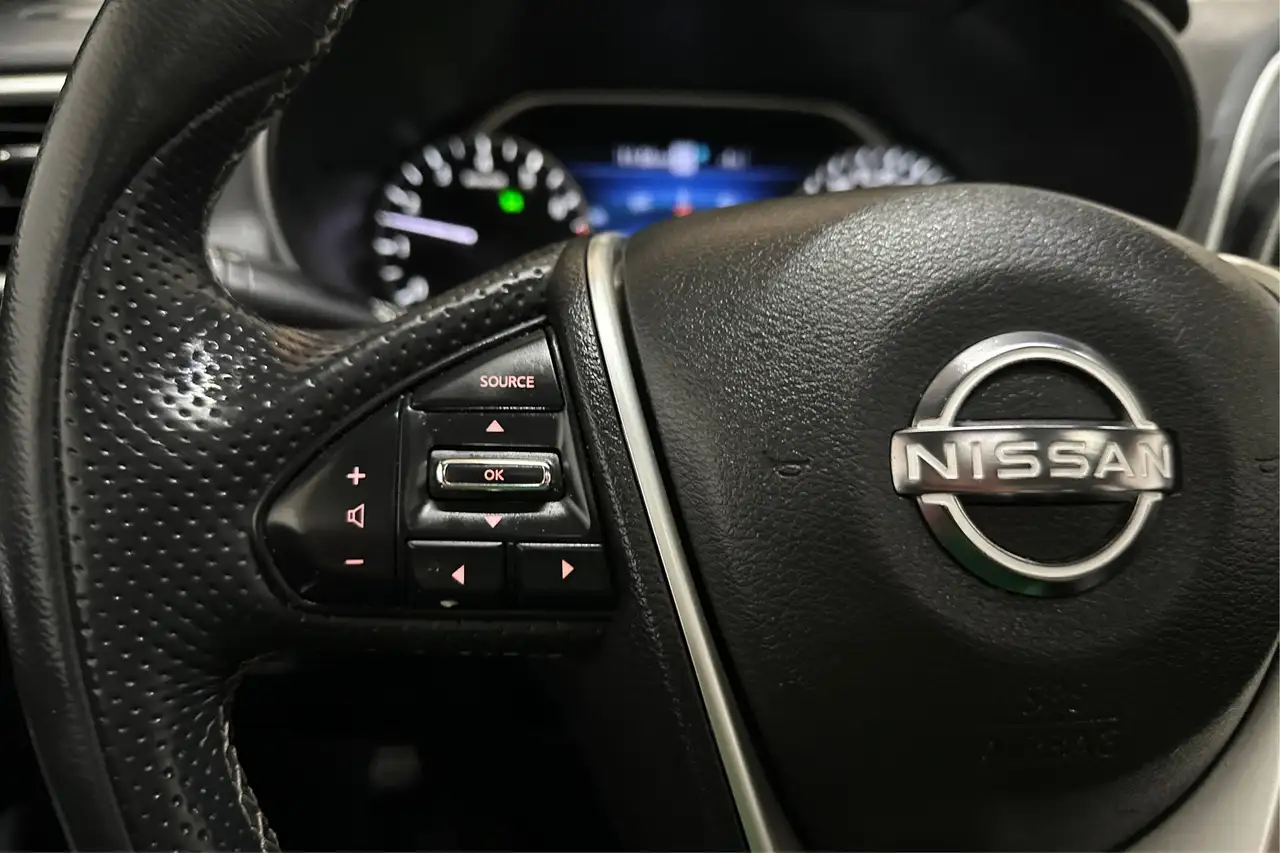 Nissan Maxima снимка Nissan Maxima