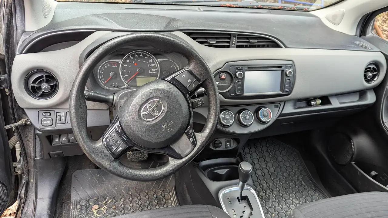 Toyota Yaris снимка Toyota Yaris