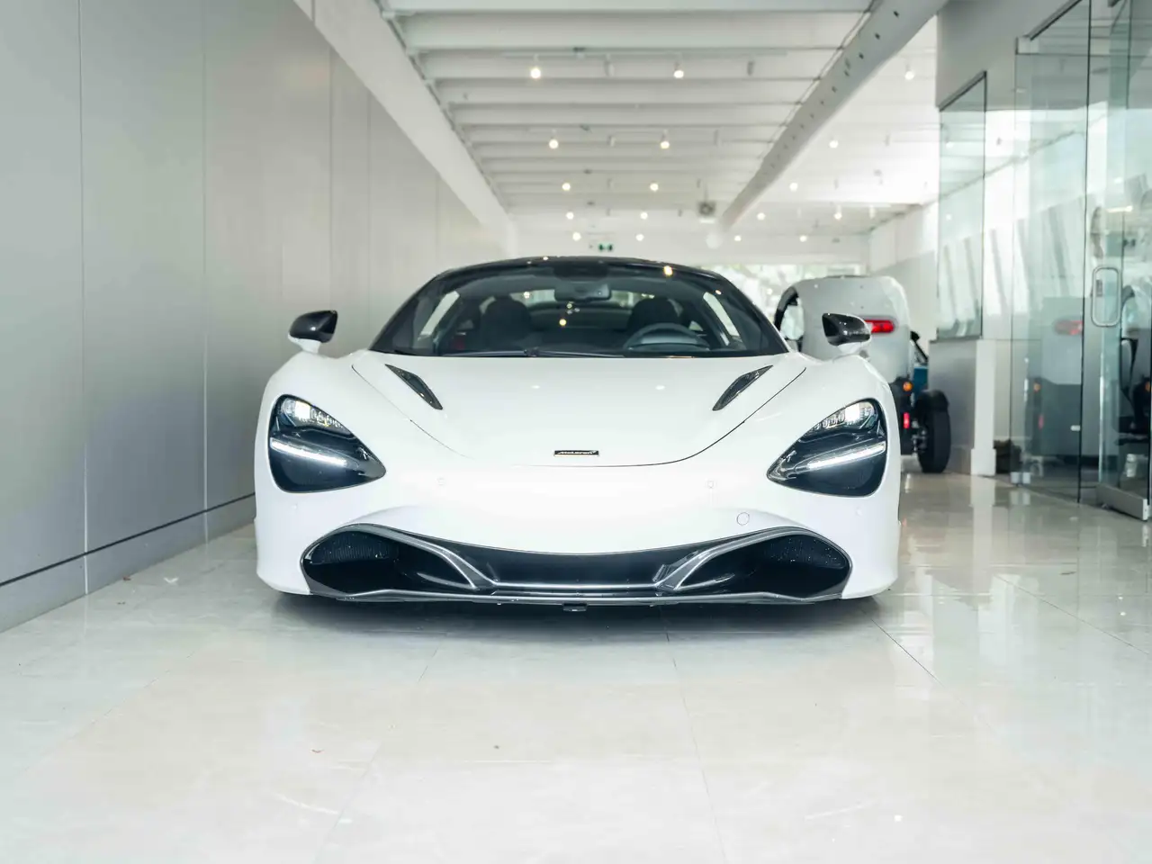 McLaren 720S photo McLaren 720S