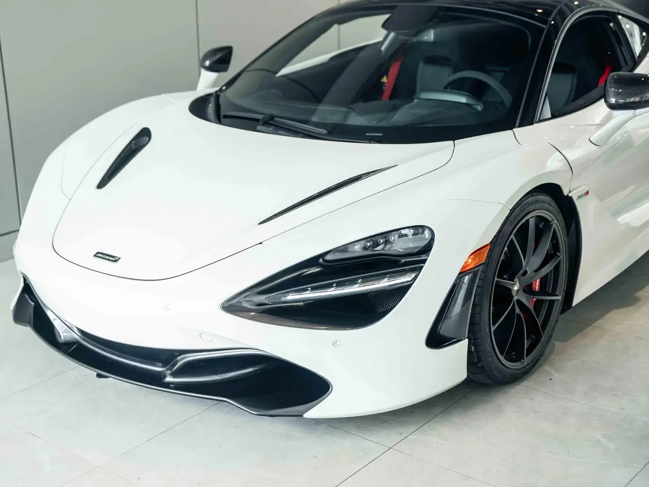 McLaren 720S photo McLaren 720S