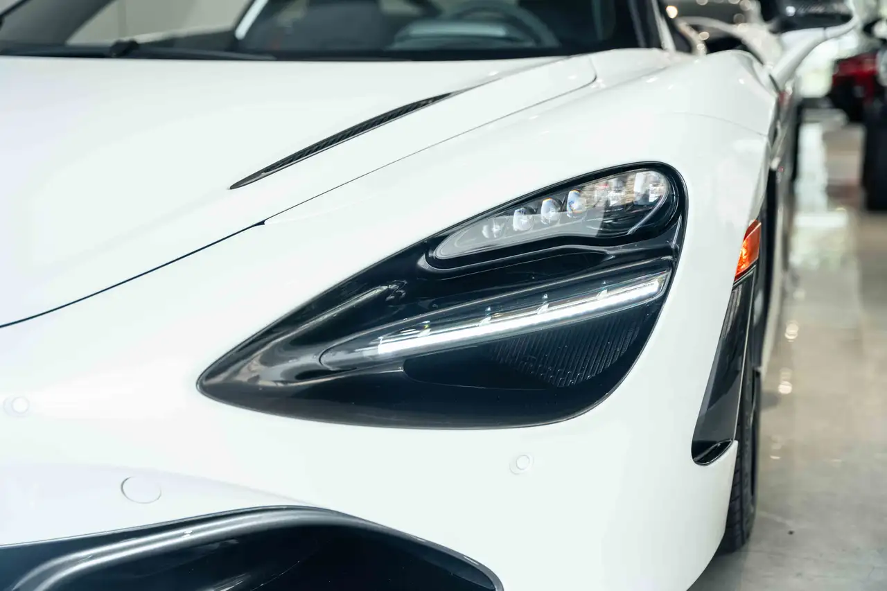 McLaren 720S photo McLaren 720S