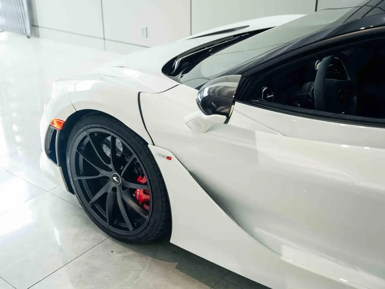McLaren 720S photo McLaren 720S