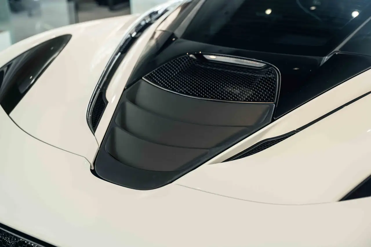 McLaren 720S photo McLaren 720S