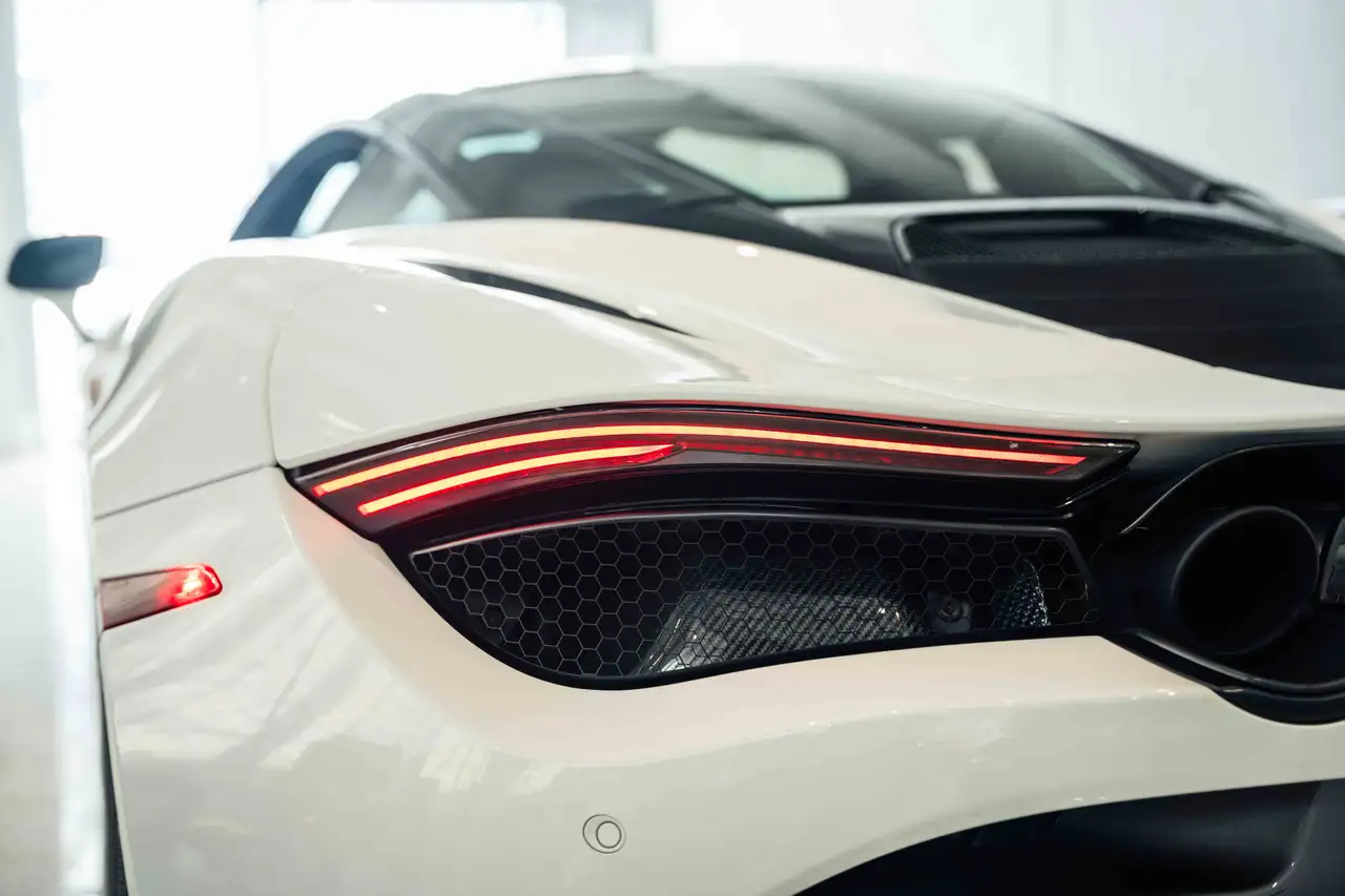 McLaren 720S photo McLaren 720S