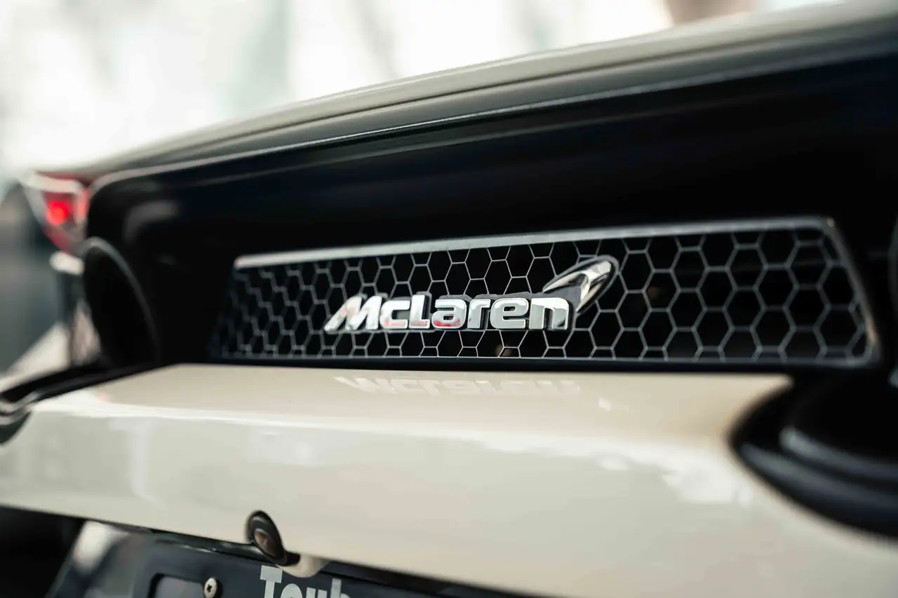 McLaren 720S photo McLaren 720S