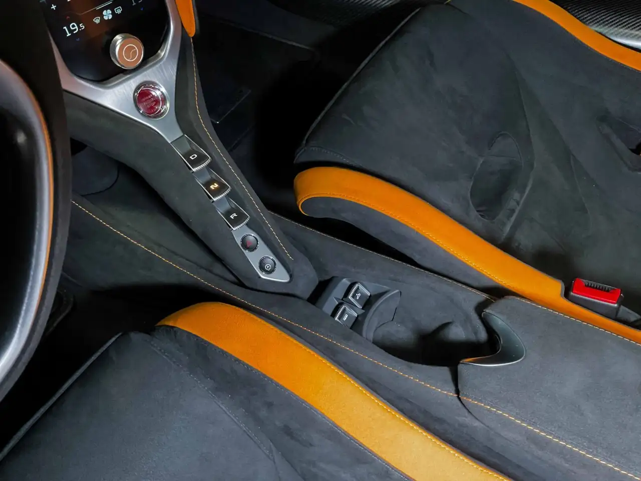 McLaren 750S снимка McLaren 750S